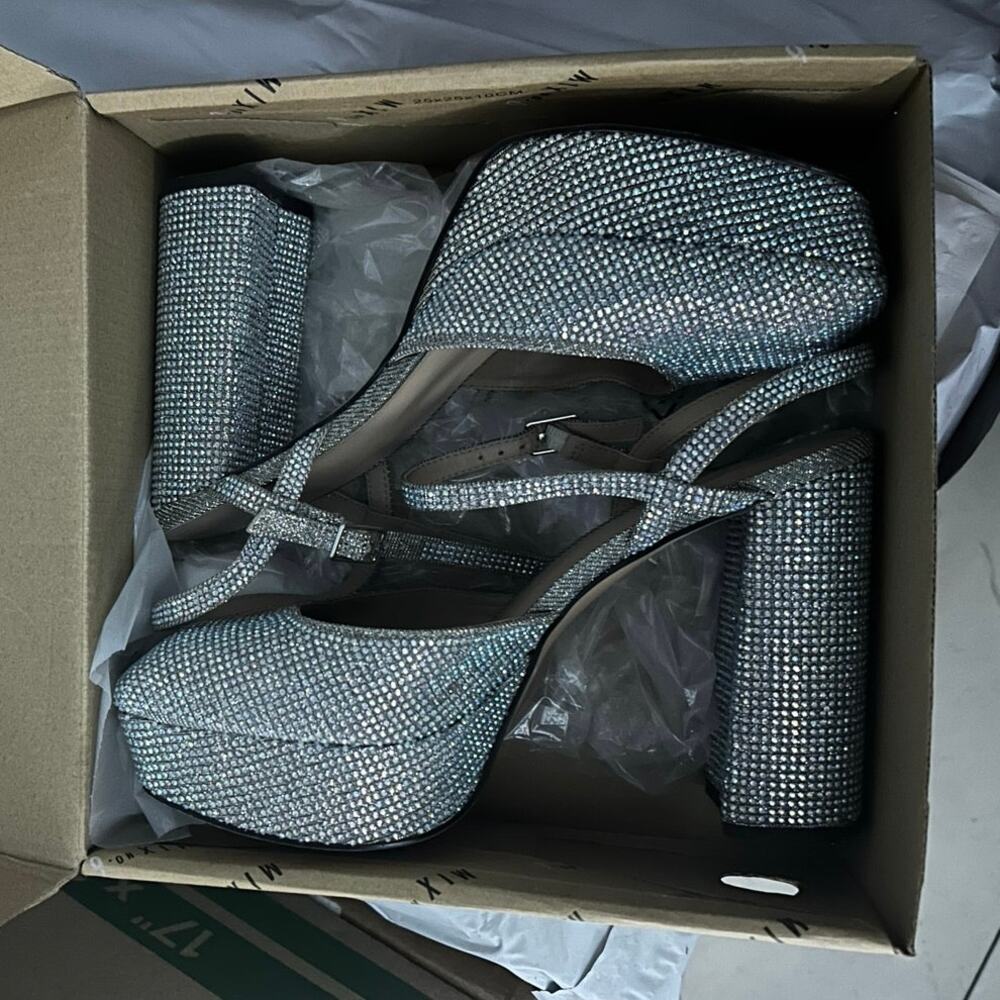 ♡ Super Cute Sparkly Shoes Size 10M